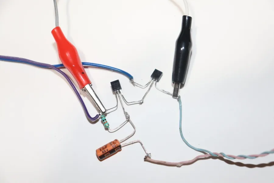 A circuit diagram showing a BC547 transistor used in an amplifier configuration.