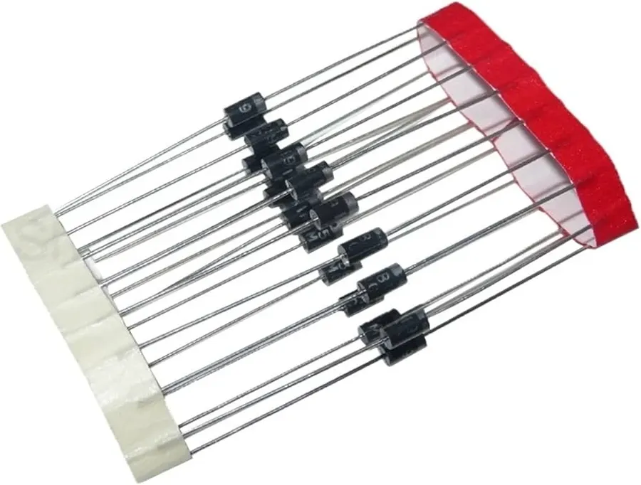 A side-by-side comparison of an FR107 and a 1N4007 diode.
