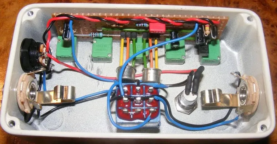 A ZVex Fuzz Factory built on a vero board.