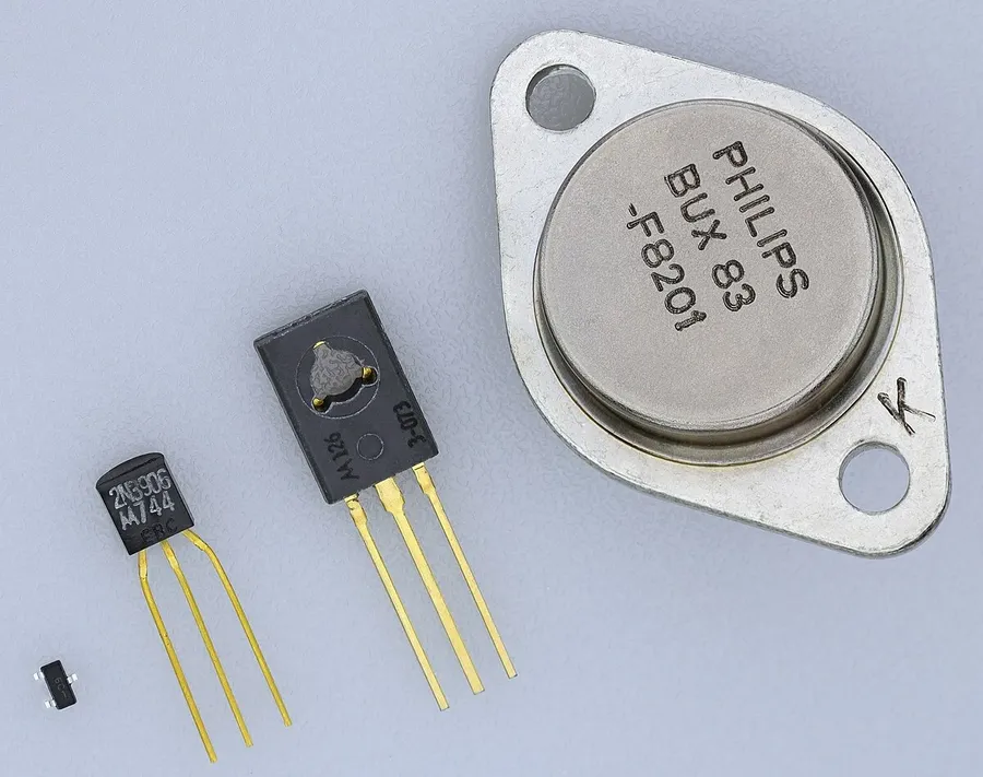 A photo of several bipolar junction transistors.