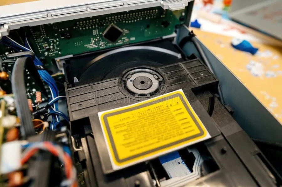 The internal components of various electronic devices, showing circuits using transistors.